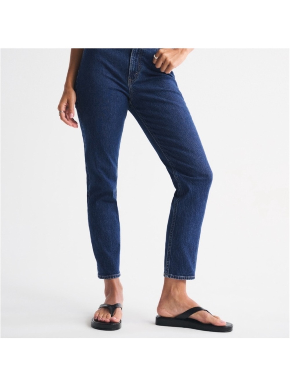 Abercrombie & Fitch Ankle on Straight Jeans in Dark Blue Denim - Picture 4 of 8